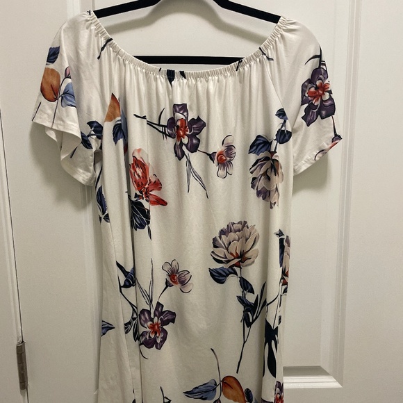 Casual dress - Picture 1 of 1